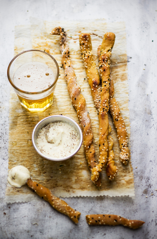 Grissini al Tahini con semi di sesamo e nigella 